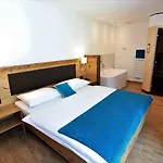 Engadin Premium & Private Апартаменты *