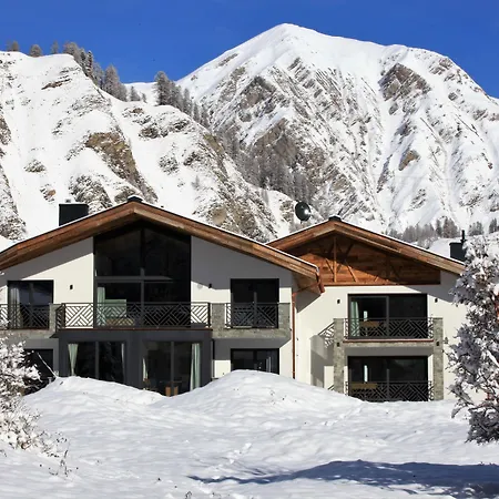 Engadin Premium & Private Апартаменты Замнаун