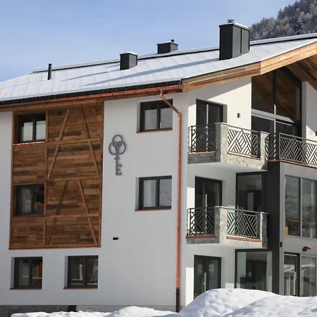 Engadin Premium & Private Апартаменты Замнаун